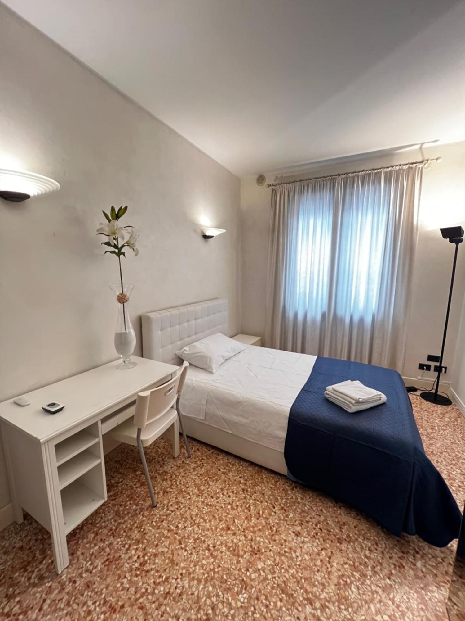 Locazione Turistica Joyful Padova Hotel Buitenkant foto