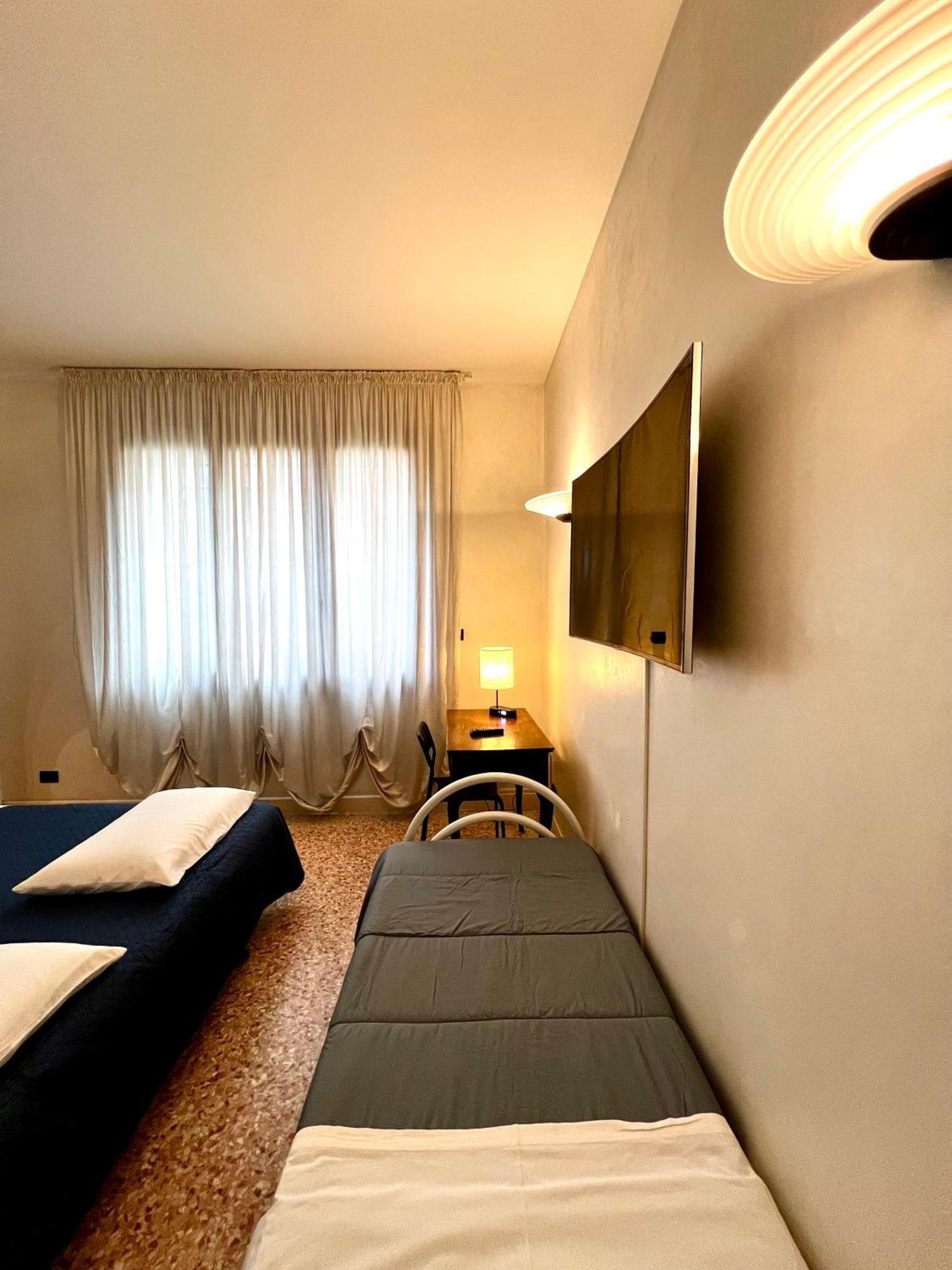 Locazione Turistica Joyful Padova Hotel Buitenkant foto